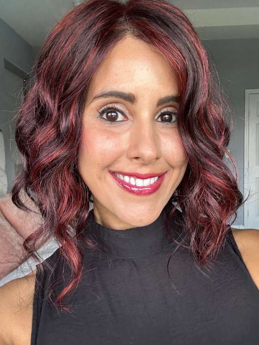 Lorena Calderon @faux.hurr.lifee wearing JULIANNE LITE by JON RENAU in color FS2V/31V CHOCOLATE CHERRY | Black/Brown Violet, Medium Red/Violet Blend with Red/Violet Bold Highlights