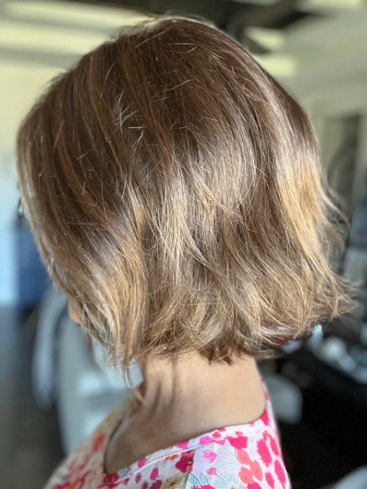 Lisa Mullins @beautifulyouwigreviews wearing ESPRIT by ELLEN WILLE in color MOCCA-LIGHTED 12.830.20 | Light Brown Base with Light Caramel Highlights on the Top only and a Darker Nape