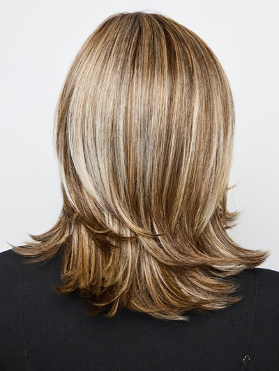 TRES CHOCOLATE R | Carefully placed White, Medium, and Dark Chocolate tones completed with a Dark Brown Root. This color is perfect for both Blond and Brown enthusiasts