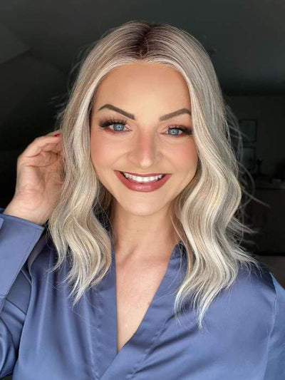 Sandy @i_be_wiggin wearing MIU by BELLETRESS in color BURNT BISCUIT BLONDE | A Blend of Sand, Honey, and Creamy Soft Blonde with a Medium Root
