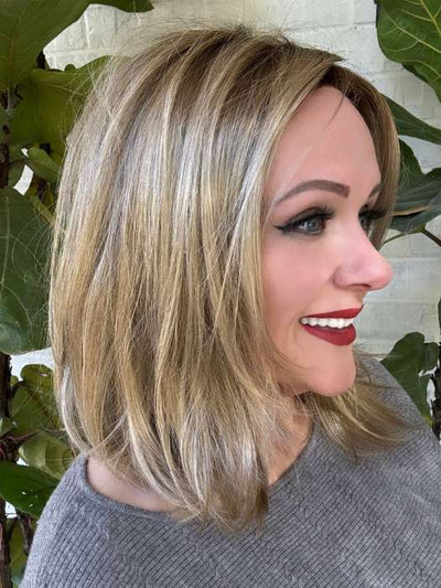 Marcie @wig.obsessed wearing HARPER by JON RENAU in color 12FS12 MALIBU BLONDE | LIght Gold Brown, Light Natural Gold Blonde, Pale Natural Gold-Blonde Blend, Shaded with Light Gold Brown