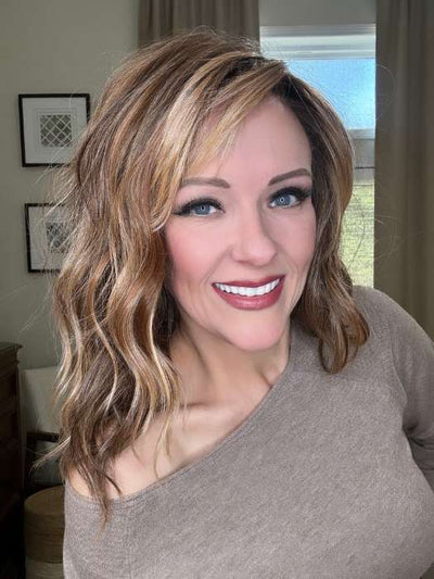 Marcie @wig.obsessed wearing BEACH WAVE MAGIC by TRESSALLURE in color 17/23/R8 | Beige Blonde and Auburn Blended with Medium Brown Roots
