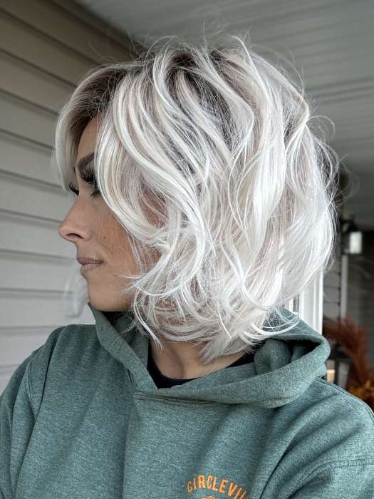 Nichole @nicholealee wearing DELIGHT by ELLEN WILLE in color PLATIN BLONDE ROOTED 61.101.1001 | Pure White and Pearl Platinum blend with Winter White and Shaded Roots
