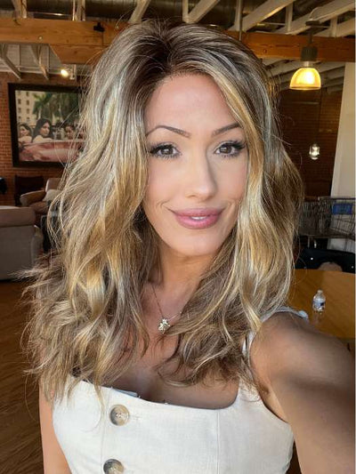 Jenna @jenna_fail wearing ARROW by ELLEN WILLE in color LIGHT BERNSTEIN ROOTED | Light Auburn, Light Honey Blonde, and Light Reddish Brown blend and Dark Roots
