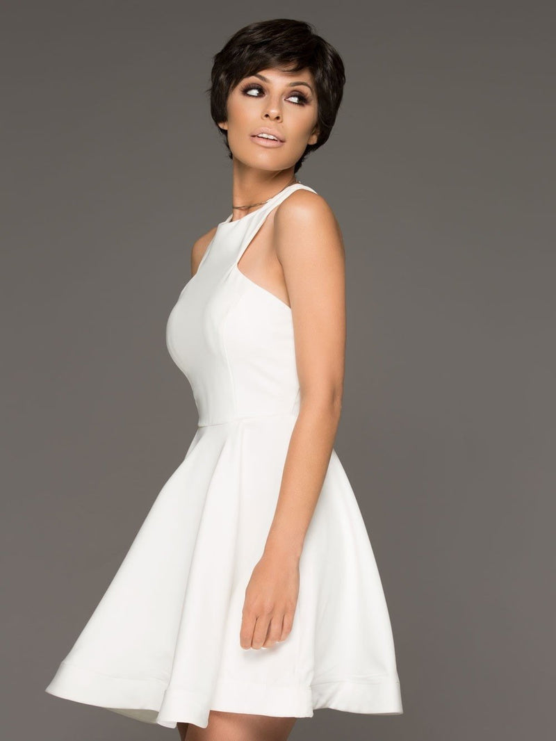 Extremely suitable for any occasion, this short wig is can be easily transformed from classic chic to modern and sexy