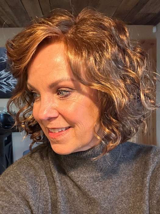 Susan @sparkles_intheworld wearing GIRL MONO by ELLEN WILLE in color HOT HAZELNUT MIX | Medium Brown base with Medium Reddish Brown and Copper Red highlights