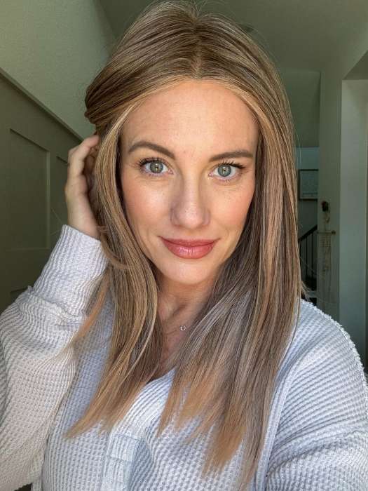 Jenny B @thewiggygirl wearing SLEEK by ELLEN WILLE in POWDER BLONDE TIPPED | Light Brown and Lightest Ash Blonde with Red Violet Blended with Pale Pink and Lighter Tipped Ends